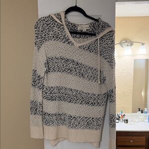 Alia Cream and Black Textured V-Neck Sweater